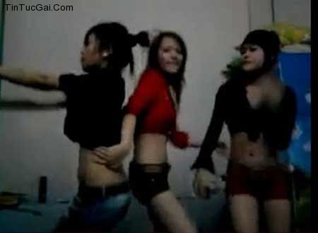 Clip shock: 4 thiếu nữ sexy lắc điên cuồng trong phòng trọ