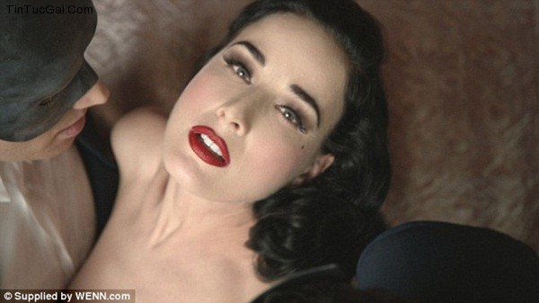 Ca sĩ Dita Von Teese