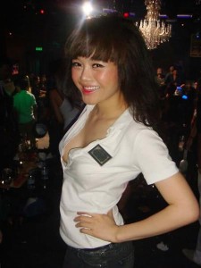 tuyen tap anh julia ho thuy anh an choi truy lac 22