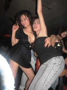tuyen tap anh julia ho thuy anh an choi truy lac 3