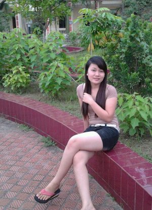 xem video lam tinh moi nhat cua hoc sinh truong my thuat hinh 1