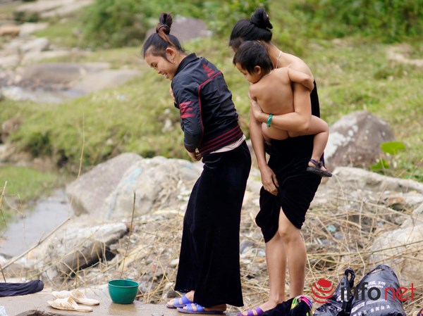 Can canh phu nu tam tran truong Tu Le duoi chan deo Khau Pha 3