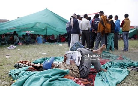 Xem toan canh nguoi dan Nepal do ra duong sau dong dat theo tintuc moi nhat 8